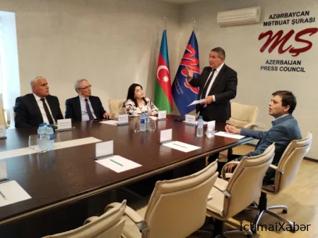 Əzizə Seyidovanın yaxınları qeyri peşəkar media qurumlarının "şəxsi həyata" müdaxiləsini qınadılar.